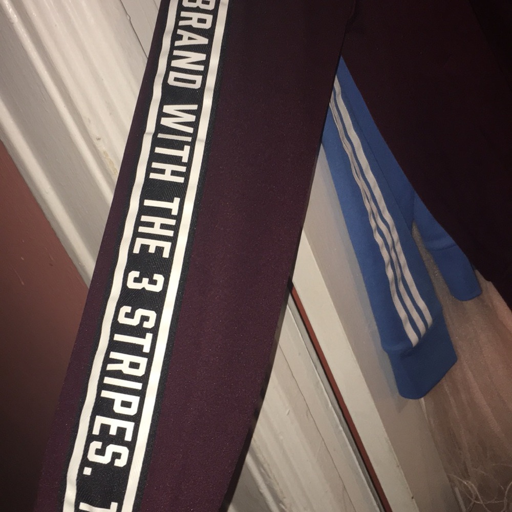 Adidas maroon sweater - Picture 3 of 6